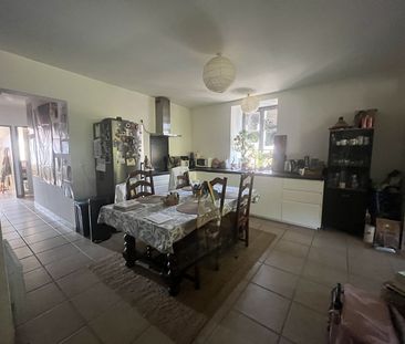 Location Appartement 3 pièces 83m² - Photo 4