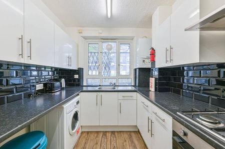 4 bedroom flat to rent - Photo 5