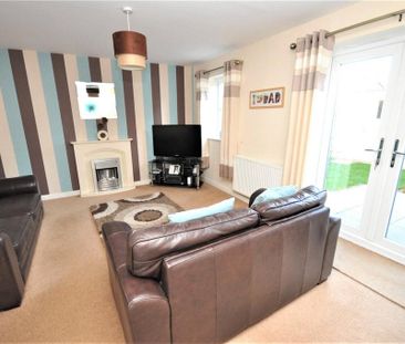 3 bedroom detached house to rent - Photo 2