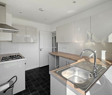 Charles Avenue, Grundisburgh, IP13 - Photo 3