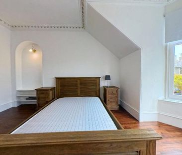 4 bedroom flat to rent - Photo 4