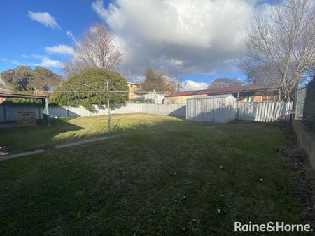 1 Wade Place, Orange, NSW 2800 - Photo 5