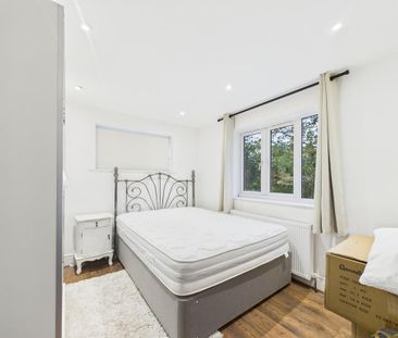 4 bedroom detached house to rent - Photo 2