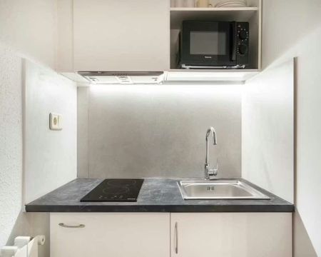 Calle de Joaquín María López, Madrid, Community of Madrid 28015 - Photo 5