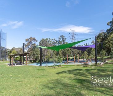 Bright, Renovated, and Only 3 Minutes From The Station and Shops - Photo 6