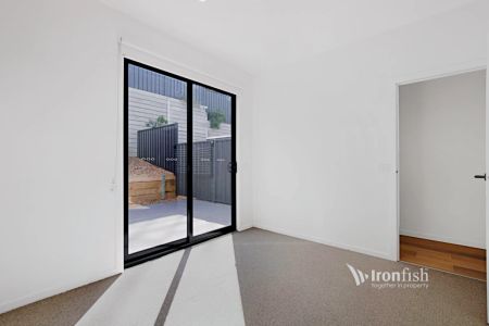 3 Bed, 2 Bath - Photo 5