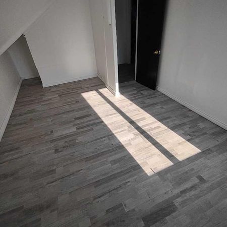 Grand 4 1/2 dans un bâtiment style jumelé - Photo 3