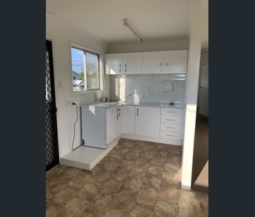 1/101 Ashmole Road, Redcliffe, Qld 4020 - Photo 3