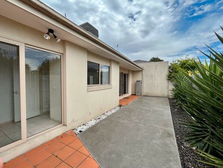 Ideally located family home - Photo 5