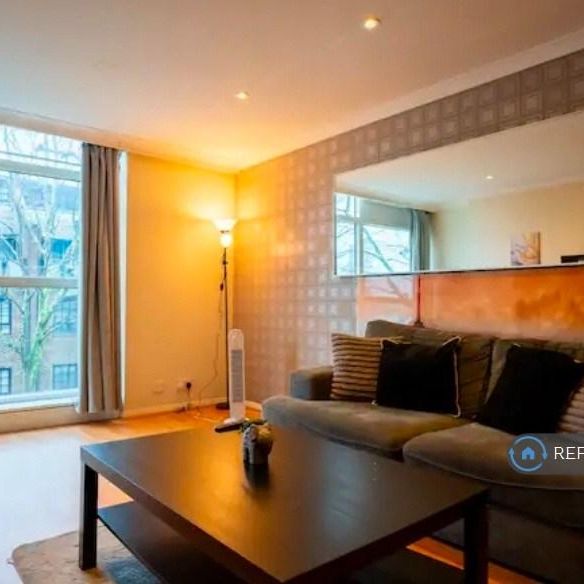 3 bedroom flat to rent - Photo 1