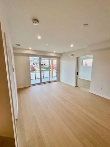 Corner Unit – Third Floor – ZARA - Photo 3