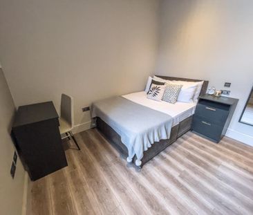 6 bedroom terraced house to rent - Photo 4