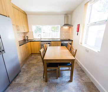 St Michaels Terrace, Headingley, Leeds - Photo 3