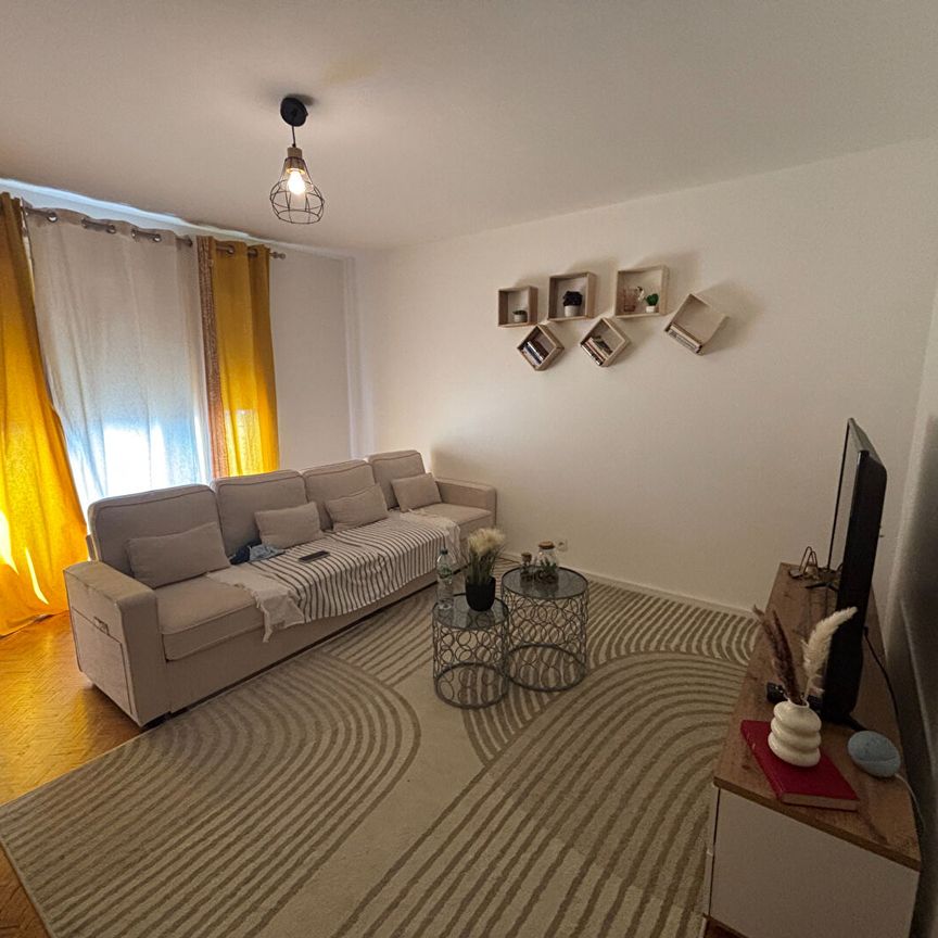 Location Appartement 3 pièces 70m² - Photo 1