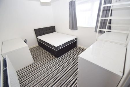 5 bedroom terraced house to rent - Photo 3