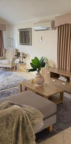 Spacious, Family Home in a Prime Hillside Location - Photo 1