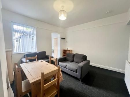 Newcastle Street, Silverdale, ST5 - Photo 2