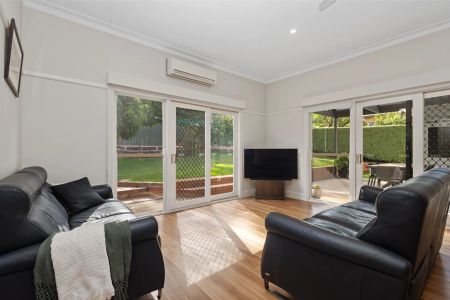 Elegant family living in prestigious East Bendigo locale. - Photo 2