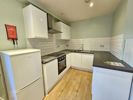 3 bedroom flat to rent - Photo 1