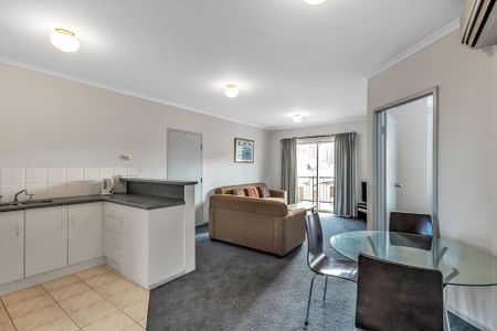 Fully Furnished Apartment in CBD! - Photo 5