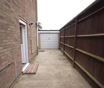 3 bedroom semi-detached house to rent - Photo 2