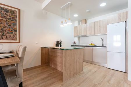 Calle Martínez de la Rosa, Málaga, Andalusia 29010 - Photo 2