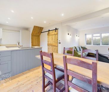 3 bedroom semi-detached house to rent - Photo 3