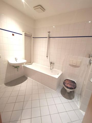 3 Raum - großzügige Altbauwohnung in ruhiger Lage - Photo 4