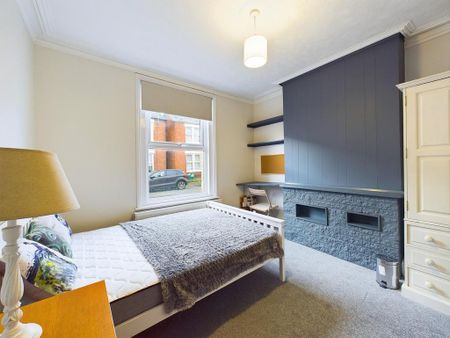 4 bedroom detached house to rent - Photo 4