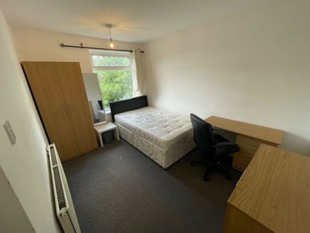 Woodsley Green, Hyde Park - Photo 4