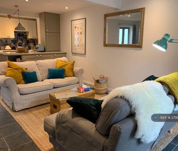 2 bedroom end of terrace house to rent - Photo 2