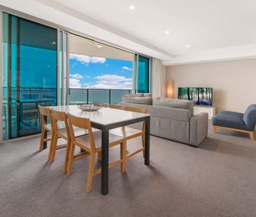 Luxury Furnished Apartment – Surfers Paradise Living at Its Finest - Photo 1