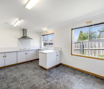 Charming 3-Bedroom House in Austin Ferry - Photo 4