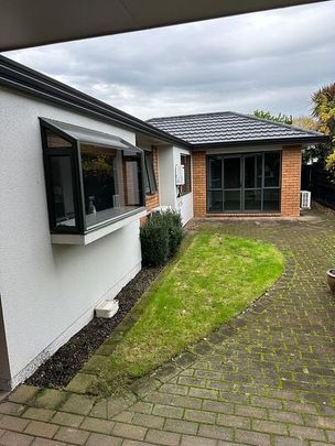 Large family home - Photo 1