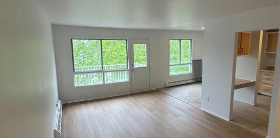PRIX RÉDUITS.........LOGEMENTS A LOUER A LONGUEUIL - Photo 2