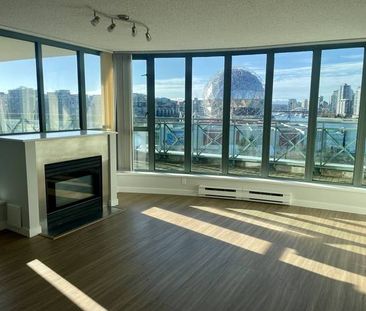 Spacious home with gorgeous view - Photo 1