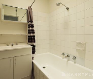 1/9-11 Lyster Cl, Seaford, Vic 3198 - Photo 2