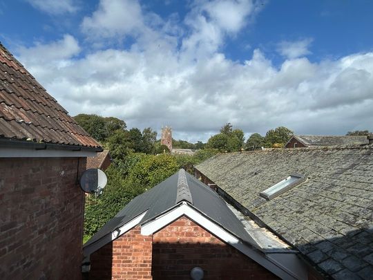 3 bedroom Three Bedroom Barn Conversion to rent - Photo 1