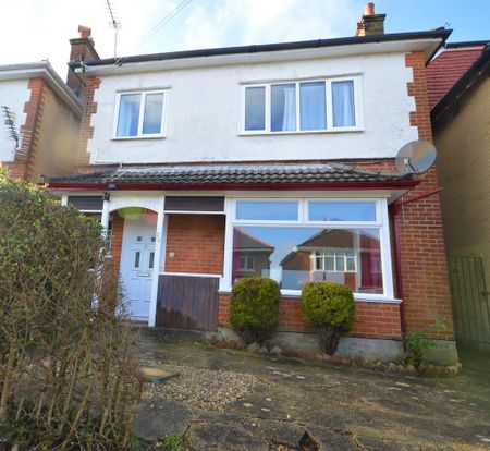 6 bedroom detached house to rent - Photo 2