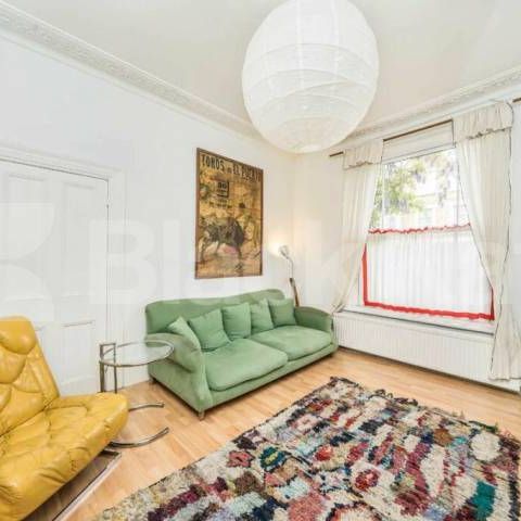 4 bedroom house located close to Upper Holloway - Photo 1