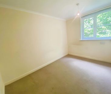 2 BED Flat To rent - Photo 5