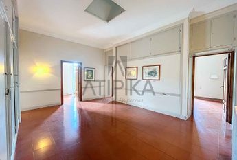 Casa señorial junto a la Clínica Teknon, Barcelona