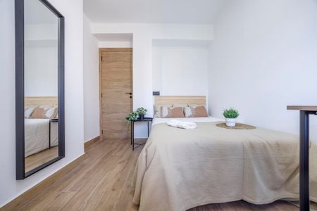 Carrer de lArquitecte Arnau, Valencia, Valencian Community 46020 - Photo 3