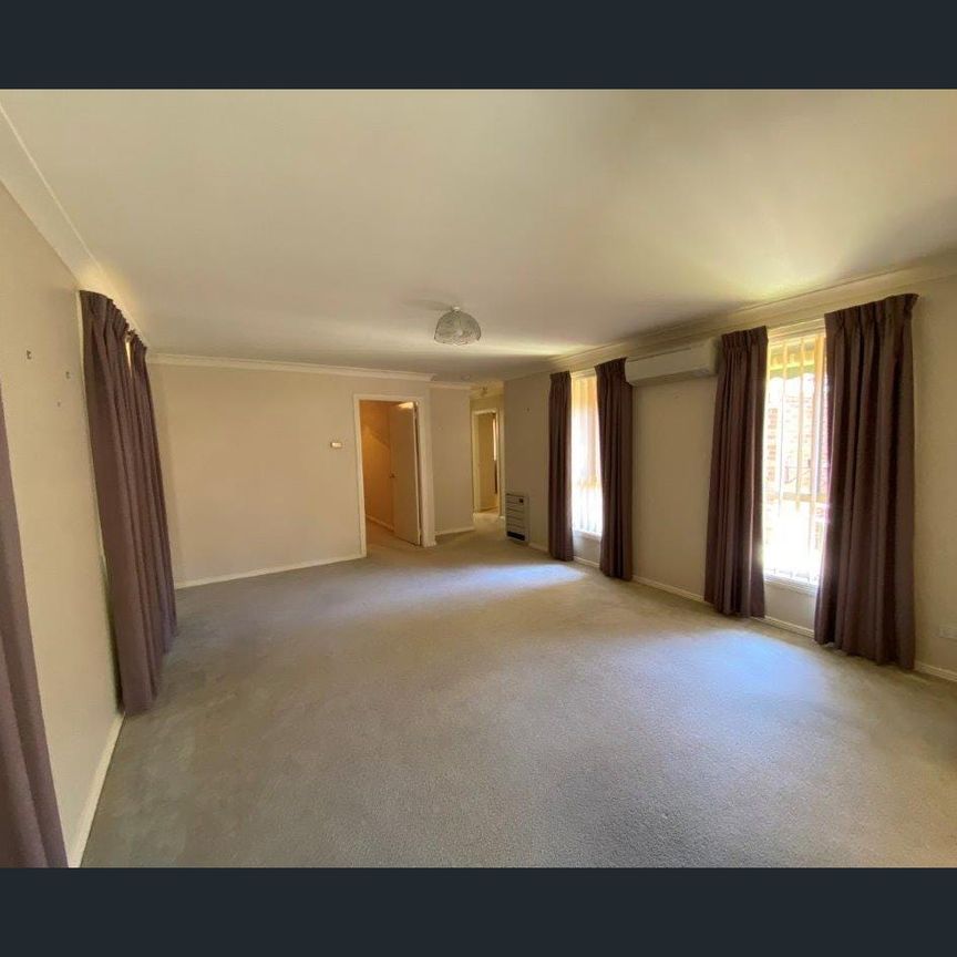 Comfortable Low Maintenance Villa - Photo 1