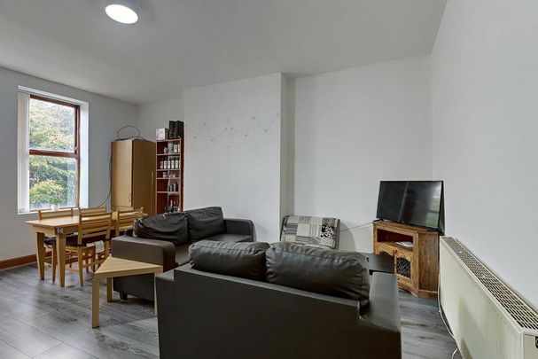 3 bedroom flat to rent - Photo 1