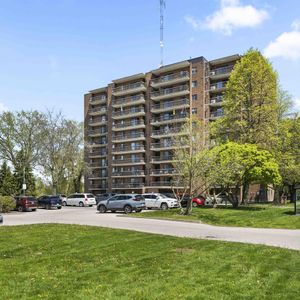 Regal Tower Apartments - Photo 3