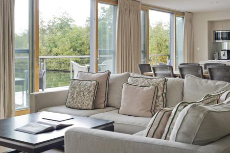 3 bedroom flat to rent - Photo 4