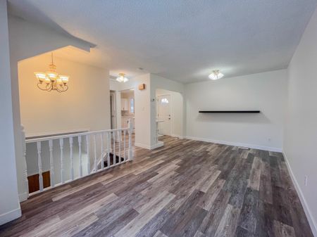 3 Bed Minchau Home With Large Deck & Double Garage - Photo 4