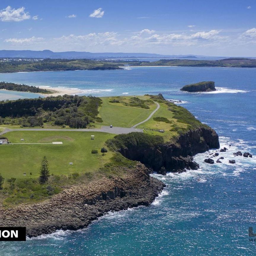 4 bedroom home with outstanding panoramic views... - Photo 1