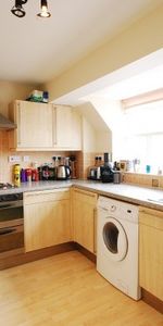2 Bed - Sovereign Court, Jesmond - Photo 3